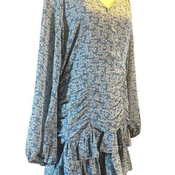 ASTR The Label lovely Floral Dress size XL - Picture 3 of 7